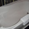 Geräumige Badewanne